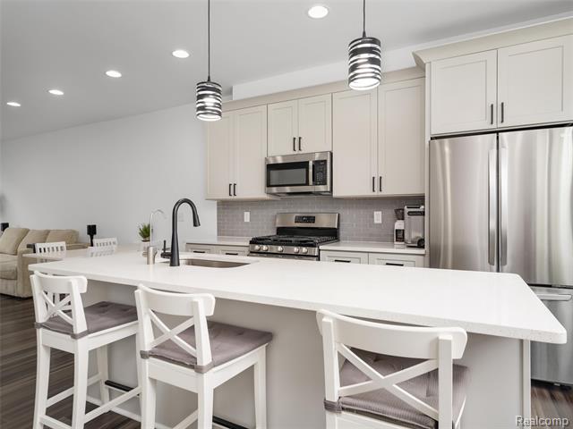 Builiding view thirteen for 2926 Artemis, Troy, MI. 48085