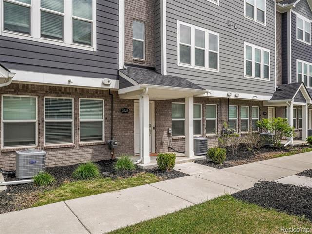 Builiding view twenty six for 2926 Artemis, Troy, MI. 48085