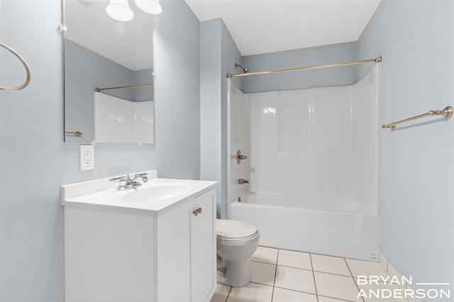 Builiding view thirty seven for 5984 Mill Point, Grand Rapids, MI. 49512