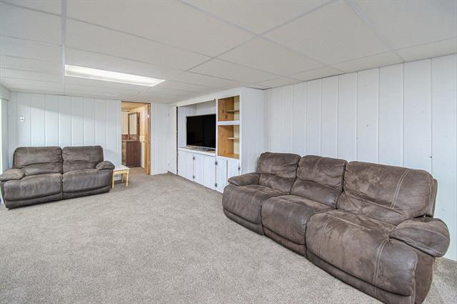 Builiding view seventeen for 409 South, Spring Lake, MI. 49456