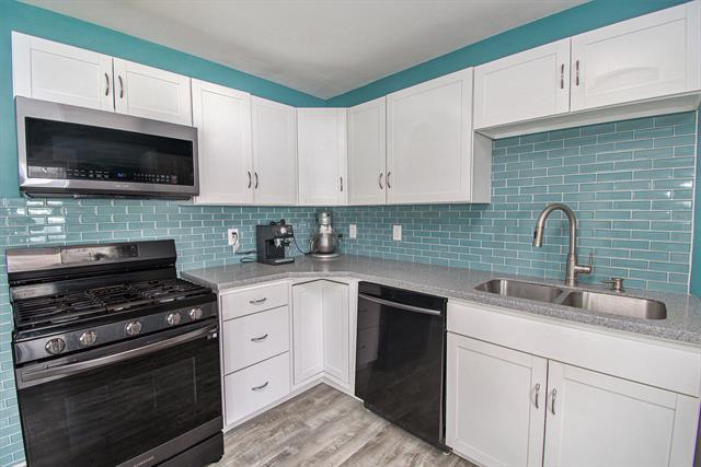 Builiding view ten for 409 South, Spring Lake, MI. 49456