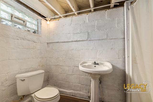 Builiding view twenty eight for 1034 Cooper, Grand Rapids, MI. 49507