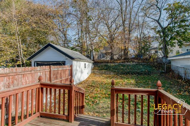 Builiding view twenty nine for 1034 Cooper, Grand Rapids, MI. 49507