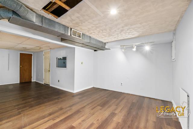 Builiding view twenty seven for 1034 Cooper, Grand Rapids, MI. 49507