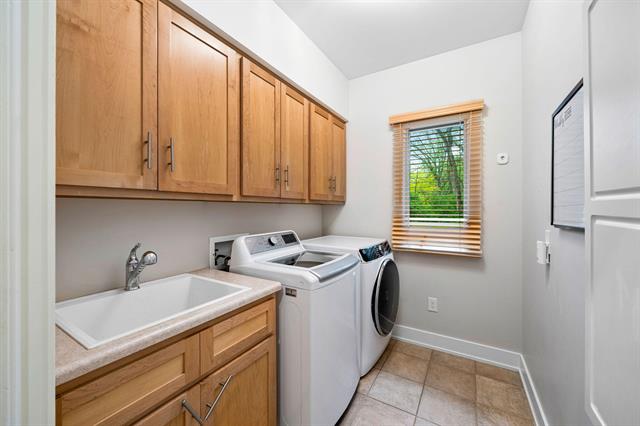 Builiding view seventeen for 33192 Old Post, Niles, MI. 49120