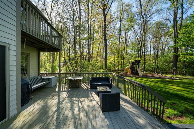 Builiding view thirty five for 33192 Old Post, Niles, MI. 49120