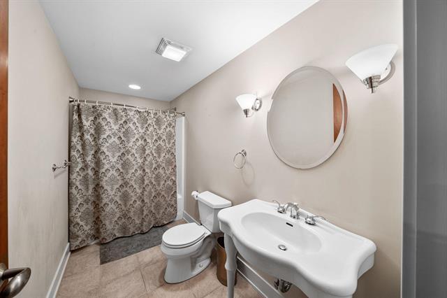 Builiding view thirty two for 33192 Old Post, Niles, MI. 49120