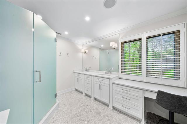 Builiding view twenty one for 33192 Old Post, Niles, MI. 49120