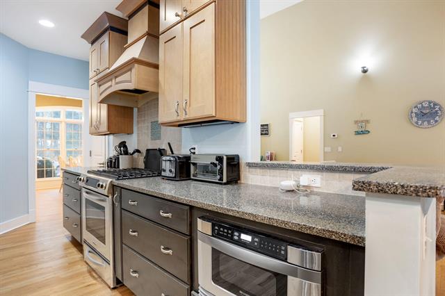 Builiding view seventeen for 7409 Mitchell, South Haven, MI. 49090