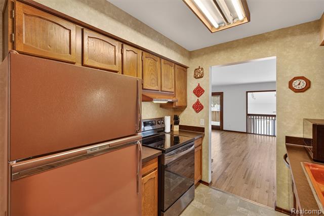 Builiding view eight for 6347 Johnson, Flushing, MI. 48433