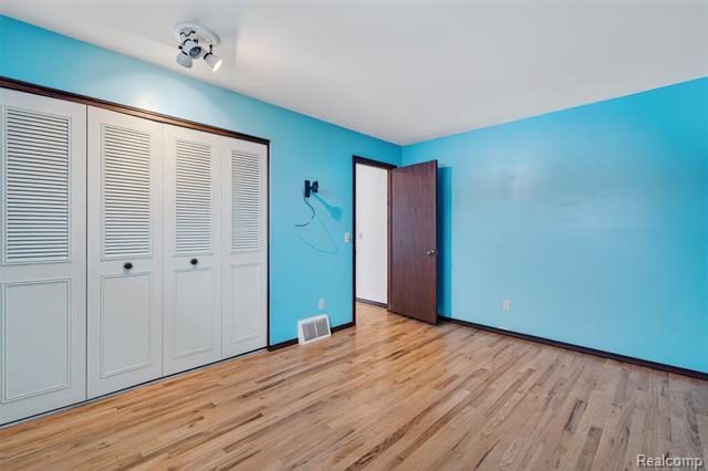 Builiding view eighteen for 6347 Johnson, Flushing, MI. 48433