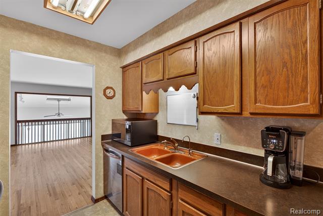 Builiding view eleven for 6347 Johnson, Flushing, MI. 48433