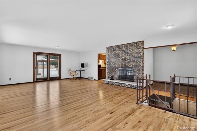 Builiding view five for 6347 Johnson, Flushing, MI. 48433