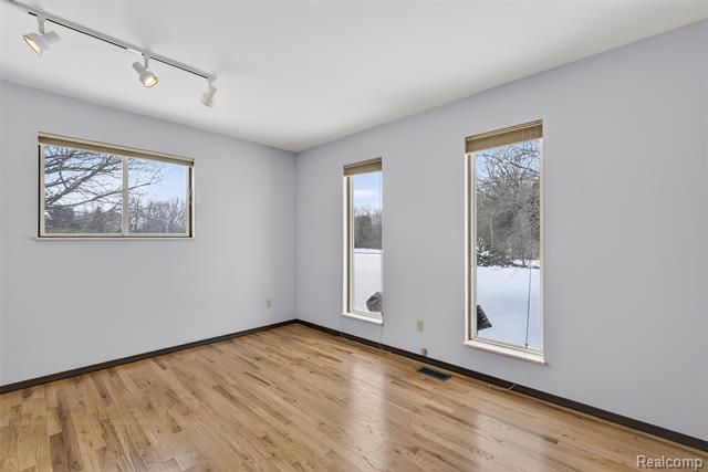 Builiding view fourteen for 6347 Johnson, Flushing, MI. 48433