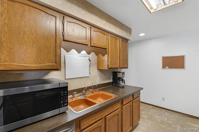 Builiding view nine for 6347 Johnson, Flushing, MI. 48433