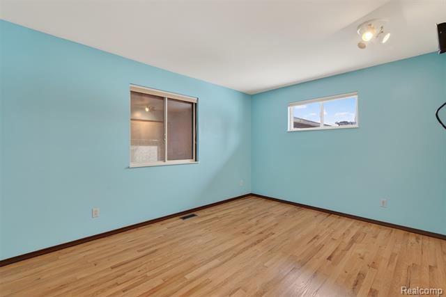 Builiding view seventeen for 6347 Johnson, Flushing, MI. 48433