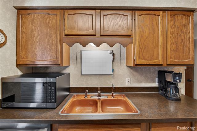 Builiding view ten for 6347 Johnson, Flushing, MI. 48433