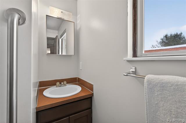 Builiding view thirteen for 6347 Johnson, Flushing, MI. 48433