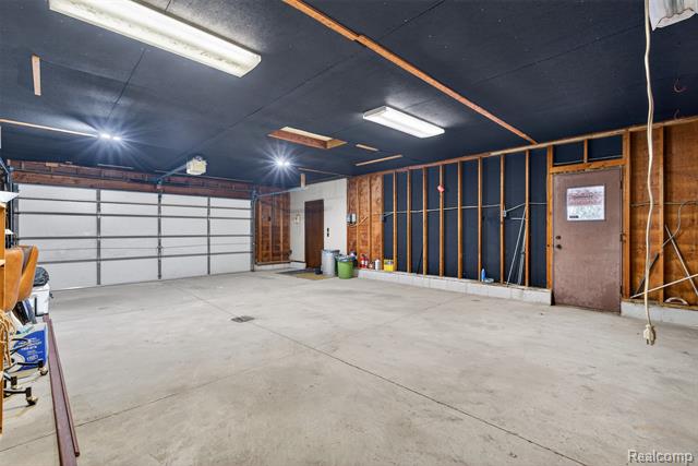 Builiding view twenty seven for 6347 Johnson, Flushing, MI. 48433