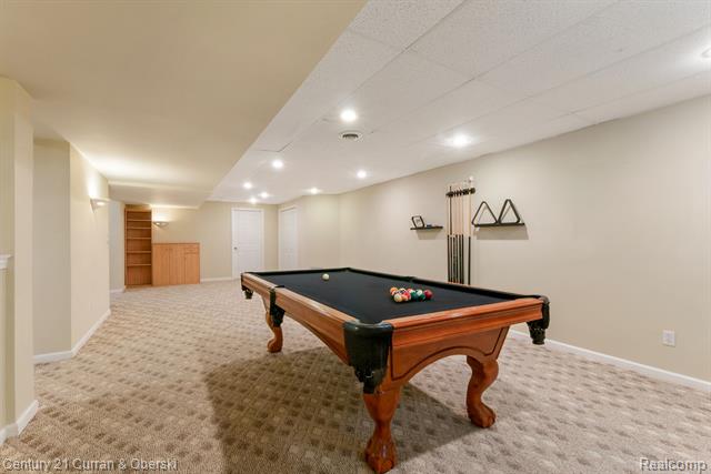 Builiding view fifty six for 27852 Larson, Farmington, MI. 48331