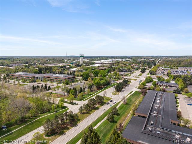 Builiding view seventy for 27852 Larson, Farmington, MI. 48331