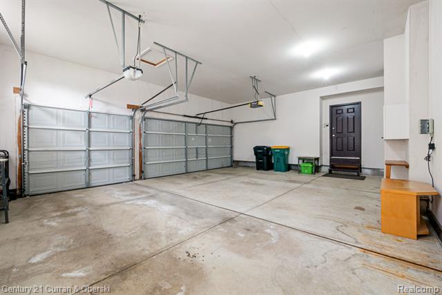 Builiding view sixty three for 27852 Larson, Farmington, MI. 48331
