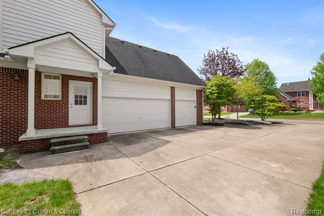 Builiding view twelve for 27852 Larson, Farmington, MI. 48331