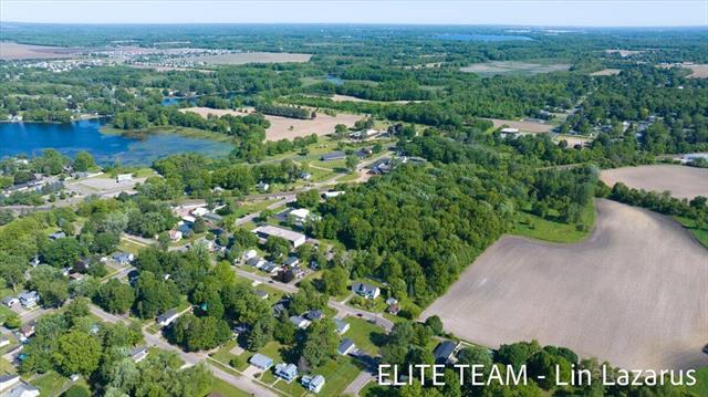 Builiding view fifty for 524 Rose, Vicksburg, MI. 49097