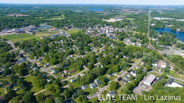 Builiding view forty four for 524 Rose, Vicksburg, MI. 49097