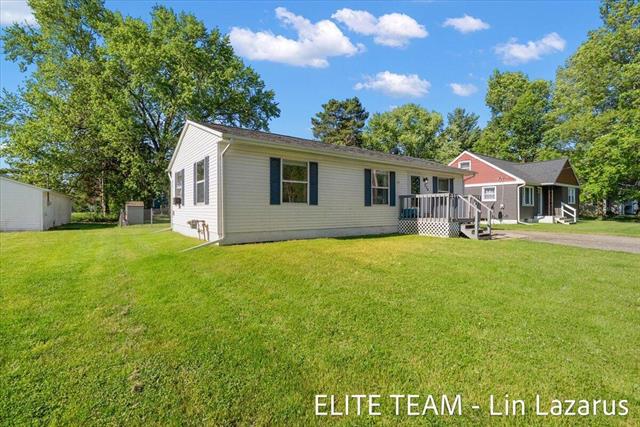 Builiding view three for 524 Rose, Vicksburg, MI. 49097