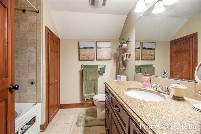 Builiding view eighteen for 3947 76Th, Byron Center, MI. 49315