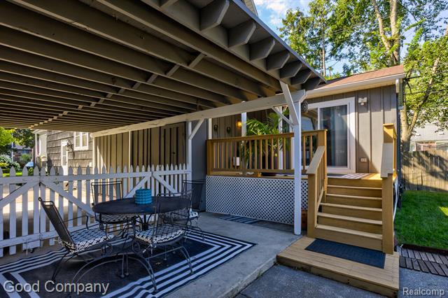 Builiding view fifty seven for 934 Lockwood, Royal Oak, MI. 48067