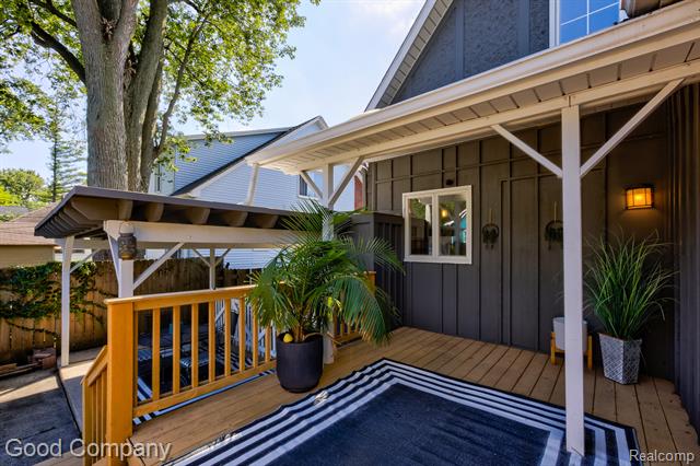 Builiding view fifty six for 934 Lockwood, Royal Oak, MI. 48067