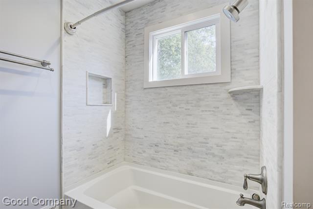 Builiding view forty seven for 934 Lockwood, Royal Oak, MI. 48067