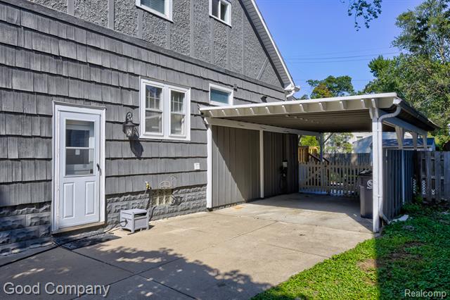 Builiding view sixty for 934 Lockwood, Royal Oak, MI. 48067