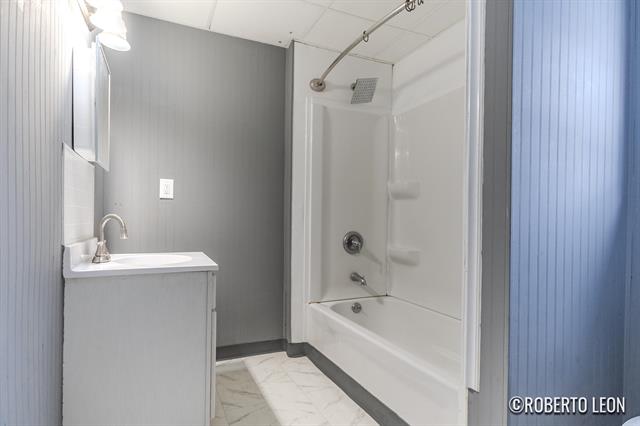 Builiding view eight for 922 Burton, Wyoming, MI. 49509