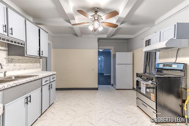 Builiding view seven for 922 Burton, Wyoming, MI. 49509