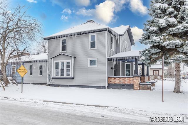 Builiding view twenty nine for 922 Burton, Wyoming, MI. 49509