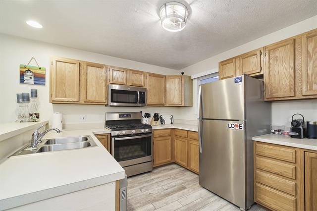 Builiding view fifteen for 84 Charter, Manistee, MI. 49660