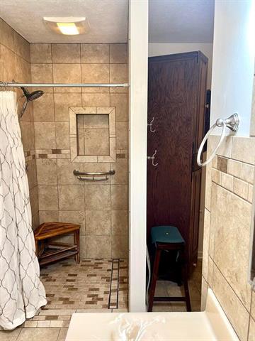 Builiding view seventeen for 583 Kingsbury, Grand Rapids, MI. 49544