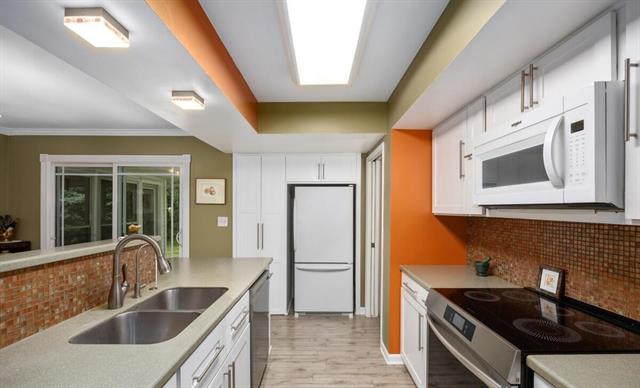 Builiding view three for 583 Kingsbury, Grand Rapids, MI. 49544