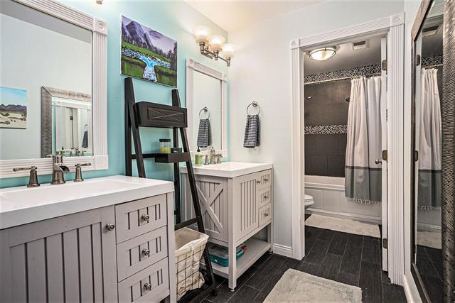 Builiding view eighteen for 9622 R, Mattawan, MI. 49071