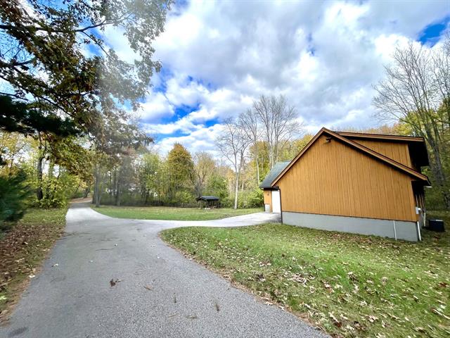 Builiding view forty two for 9622 R, Mattawan, MI. 49071