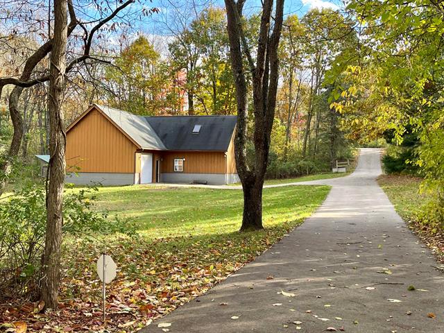 Builiding view three for 9622 R, Mattawan, MI. 49071