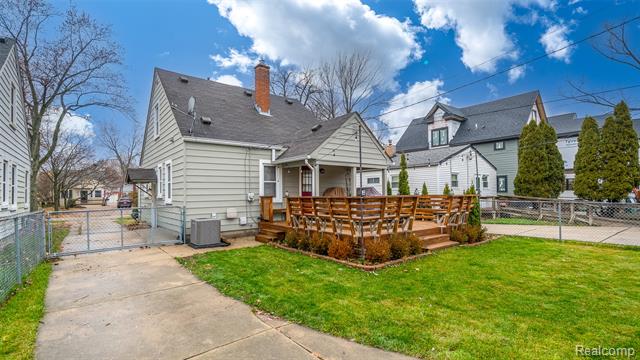 Builiding view one for 2756 Buckingham, Berkley, MI. 48072