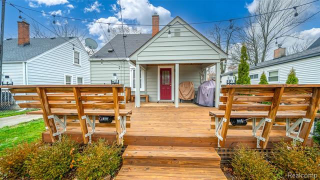 Builiding view twenty five for 2756 Buckingham, Berkley, MI. 48072