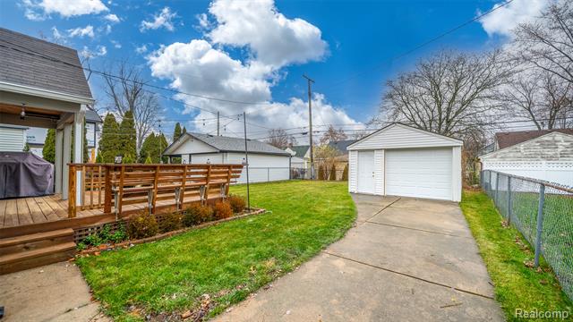 Builiding view two for 2756 Buckingham, Berkley, MI. 48072