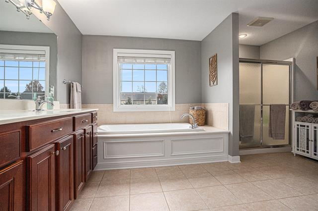 Builiding view twenty two for 6139 Delasala, Kalamazoo, MI. 49009