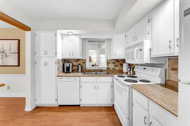 Builiding view thirteen for 6716 Cascade, Grand Rapids, MI. 49546