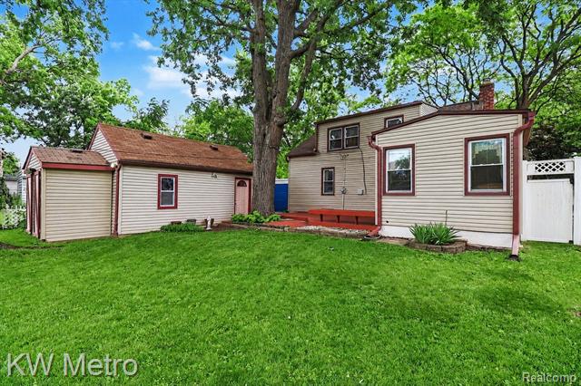 Builiding view thirty nine for 2815 Ellwood, Berkley, MI. 48072